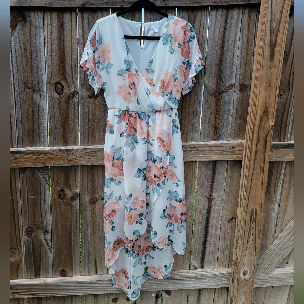 CHARMING CHARLIE White High Low Flowy Floral Rose Dress - Country Concert Ready